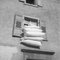Die Bettwäsche an der frischen Luft, 1930, Fotodruck 1