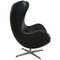 Egg Chair aus patiniertem schwarzem Leder von Arne Jacobsen, 1980er 2