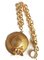Goldene Vintage Halskette mit baumelndem Hutoberteil von Chanel 1