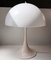 Lampada da tavolo Pantella vintage bianca di Verner Panton per Louis Poulsen, Immagine 1