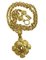 Collar de cadena larga con parte superior colgante de flor de pétalo con motivo de arabesco y marca CC de Chanel, Imagen 1