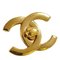Broche de pin con CC Turn Lock vintage dorado de Chanel, Imagen 1