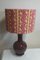 Lampada da tavolo vintage con base in ceramica rosso vino e paralume in tessuto fatto a mano di Lamplove, anni '70, Immagine 4