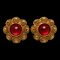 Chanel Ohrringe aus farbigem Stein mit Blumenmotiven aus vergoldetem, rotem Harz für Damen, 2 1