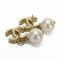 Boucles d'Oreilles Dorées avec Fausses Perles de Chanel, Set de 2 5