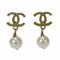 Boucles d'Oreilles Dorées avec Fausses Perles de Chanel, Set de 2 1