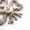Silberne Fake Perlenkette mit Kleeblatt von Gucci 9