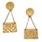 Aretes Bag Dangle de oro de Chanel. Juego de 2, Imagen 1