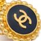 Pendientes de botón Chanel 1993 con clip de oro 93A 27331. Juego de 2, Imagen 2