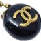 Aretes colgantes CC con perlas sintéticas en negro de Chanel. Juego de 2, Imagen 2