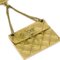 Spilla a forma di borsa con motivo dorato di Chanel, Immagine 2
