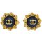 Schwarze und goldene CC Knopf Ohrringe von Chanel, 2 . Set 1