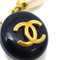 Boucles d'Oreilles Pendantes CC Noires et Perles en Fausse Larme de Chanel, Set de 2 2