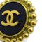 Boucles d'Oreilles Clip-On Button de Chanel, Set de 2 3