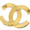 Goldene Brosche mit CC Logos von Chanel 2
