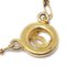 Collar con colgante de cadena con medallón dorado de Chanel, Imagen 3