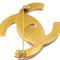 Broche Turnlock dorado de Chanel, Imagen 3