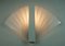 Lámpara de pared en forma de abanico de acrílico blanco, años 80, Imagen 7