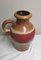 Jarrón número 490-47 vintage de cerámica en forma de jarra con asas con esmaltado beige, marrón y rojo de Scheurich, años 70, Imagen 2