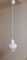 Lámpara de techo vintage con pantalla de vidrio de vidrio superpuesto blanco con estructura de panal con soporte de plástico blanco, años 70, Imagen 4
