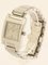 Silberne Armbanduhr mit quadratischem Logo von Gucci 3