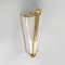 Moderne italienische Mid-Century Wandlampe aus weißem Acrylglas & goldenem Metall, 1950er 3