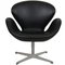 Sedia Swan in pelle nera di Arne Jacobsen, Immagine 1