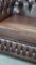 Poltrona Chesterfield spaziosa in pelle di vacchetta fiammata marrone scuro, Regno Unito, Immagine 12
