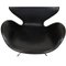 Swan Chair aus schwarzem Leder von Arne Jacobsen, 1980er 4