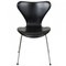 Sedie Seven in pelle nera di Arne Jacobsen, anni '90, set di 6, Immagine 4