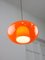 Lámpara colgante italiana Mid-Century moderna de latón y vidrio naranja, años 60, Imagen 3