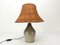 Lampe aus emailliertem Steingut mit Rattanschirm 1