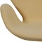 Swan Chair aus gelbem Christianshavns Stoff von Arne Jacobsen 11