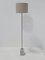 Lámpara de pie con acabado de latón de RV Astley Sintra, Imagen 10
