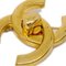 Spilla grande Turnlock color oro di Chanel, Immagine 2
