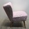 Vintage Pink Cocktail Chair auf Holzbeinen, 1950er 4