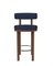 Silla de bar Collector Modern de tela Safire 11 y roble ahumado de Studio Rig, Imagen 1