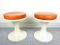 Taburetes Tulip en blanco y naranja, años 70. Juego de 2, Imagen 1