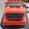 Máquina de escribir vintage de Olivetti Valentine para Ettore Sottsass, Italia, años 70, Imagen 1
