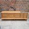Credenza grande vintage in quercia chiara di Guillerme & Chambron per Votre Maison, Immagine 3