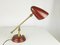 Kleine verstellbare Mid-Century Tischlampe aus Metall & Messing in Burgunderrot, Oscar Torlasco zugeschrieben, 1950er 4