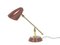 Kleine verstellbare Mid-Century Tischlampe aus Metall & Messing in Burgunderrot, Oscar Torlasco zugeschrieben, 1950er 1