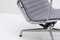 Sillón Ea124 / Ea125 de aluminio con reposapiés de Charles and Ray Eames para Vitra. Juego de 2, Imagen 7