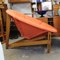 Silla Mid-Century grande de fibra de vidrio con flores / margaritas en rosa y amarillo con trípode de madera, años 60, Imagen 6