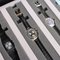 007 James Bond Gehäuse mit 20 Uhren von Swatch, 21 . Set 6