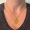 Colgante de oro amarillo de 18 kt con signo del zodiaco Libra francés Perroud, años 30, Imagen 4