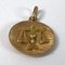 Französischer Vintage Waage Sternzeichen Sternzeichen 18 Karat Gelbgold Anhänger, 1960er 13