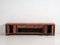 Antiker niedriger roter Fernsehschrank, 1900 1