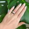 Ring aus Weiß- und Gelbgold mit Saphiren und Diamanten 3