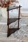 Dreieckiges Vintage Wandregal aus gedrechseltem Holz, 1970er 1